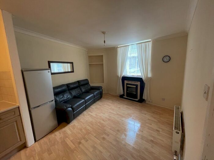 2 Bedroom Flat To Rent In Dudhope Street, Dundee, DD1