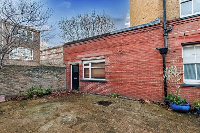 1 Bedroom Flat For Sale In Mendip Houses, Welwyn Street, Bethnal Green, E2