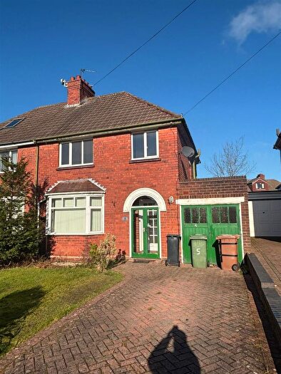 3 Bedroom Property To Rent In Daisybank Crescent, Walsall, WS5