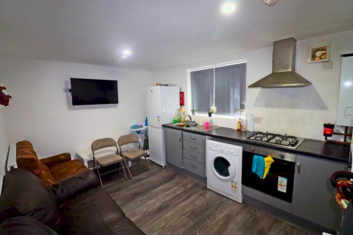 2 Bedroom Flat To Rent In Woodville Road, Cardiff, CF72
