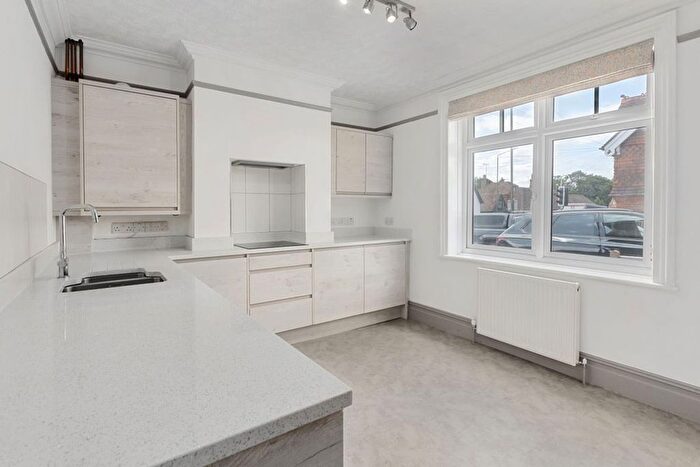 2 Bedroom Property To Rent In High Street, Seal, TN15