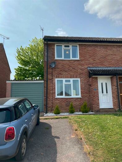 2 Bedroom House To Rent In Oaklea, Tiverton, EX16