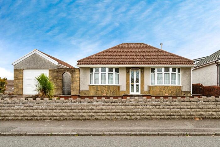 3 Bedroom Detached Bungalow For Sale In Caemawr Road, Morriston, Swansea, SA6
