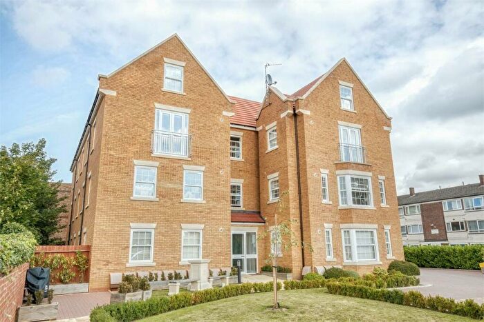 2 Bedroom Apartment To Rent In Cliftonville Gardens, Cliftonville Road, NN1