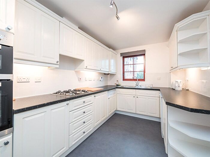 4 Bedroom Flat To Rent In Orchard Brae Gardens West, Edinburgh, EH4