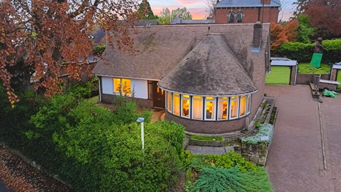 4 Bedroom Detached House For Sale In Erddig Road, Wrexham, LL13