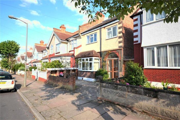 3 Bedroom Flat To Rent In Montana Road, Tooting Bec, SW17