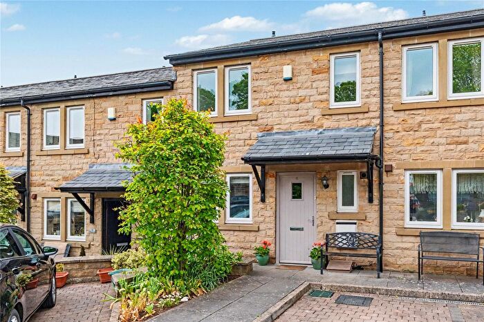 3 Bedroom Terraced House For Sale In Weavers Fold, New Road Side, Rawdon, Leeds, LS19