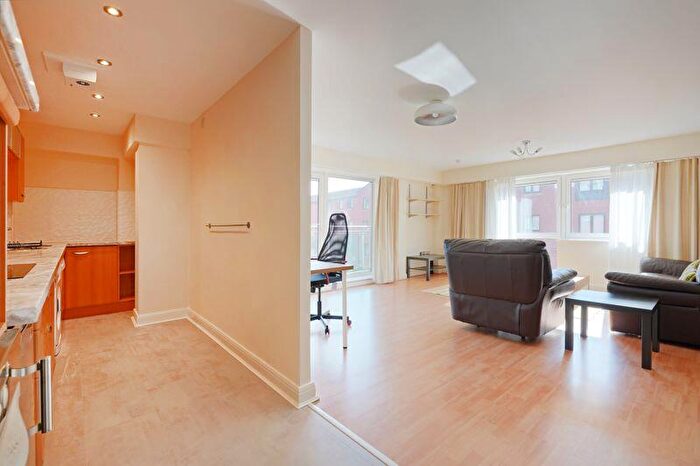2 Bedroom Apartment To Rent In Royal Plaza, Eldon Street, Sheffield, S1