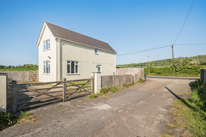 4 Bedroom Detached House For Sale In High Street, Wouldham, Rochester, ME1