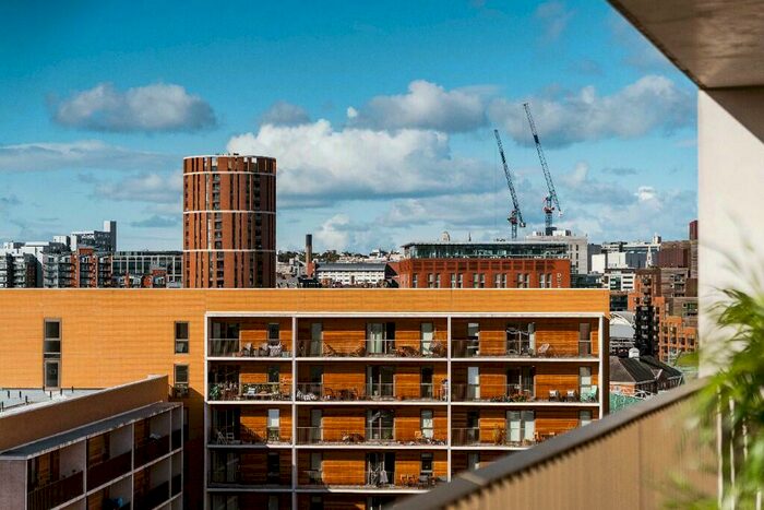 2 Bedroom Apartment To Rent In Calvert House, Leeds, LS11