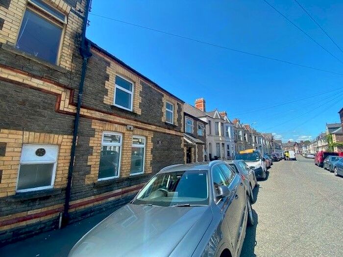 1 Bedroom Flat To Rent In Moy Road, Roath, Cardiff, CF24