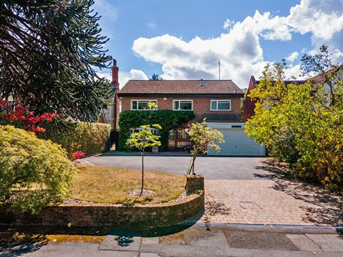 5 Bedroom Detached House For Sale In Alderbrook Road, Solihull, B91