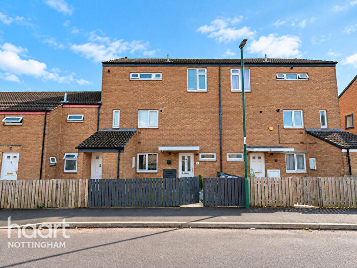 1 Bedroom Maisonette For Sale In Hope Close, Nottingham, NG2