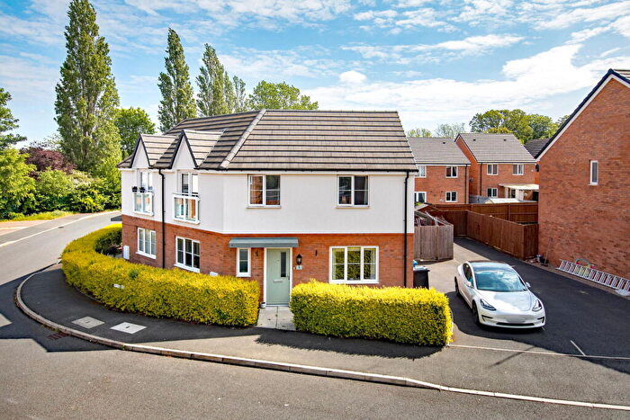 3 Bedroom Semi-Detached House For Sale In Acorn Way, Corby, Northamptonshire, NN18