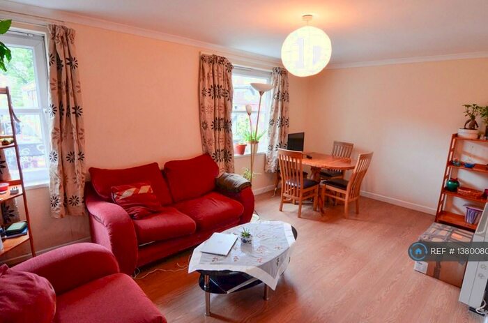 1 Bedroom Flat To Rent In Dighton Court, Bristol, BS2