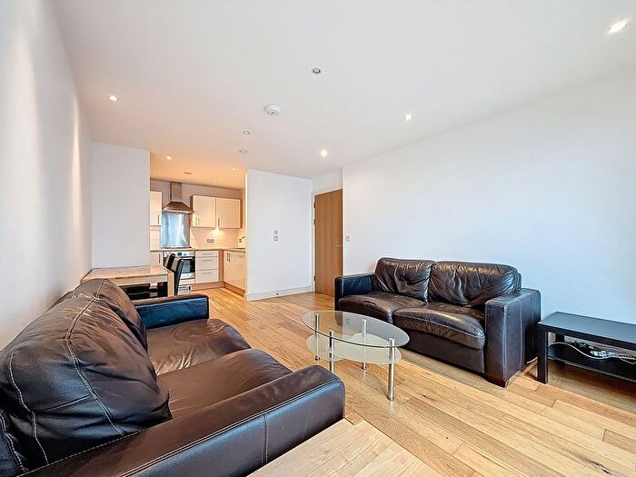 1 Bedroom Flat For Sale In Meridian Plaza, Bute Terrace, Cardiff, CF10