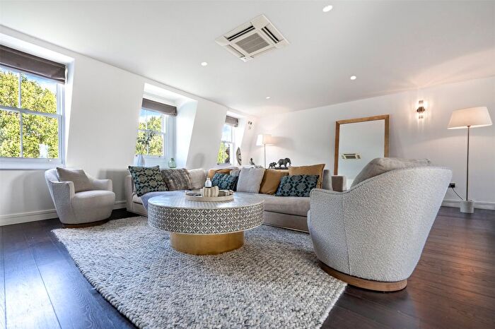 3 Bedroom Flat To Rent In Lennox Gardens, London, SW1X