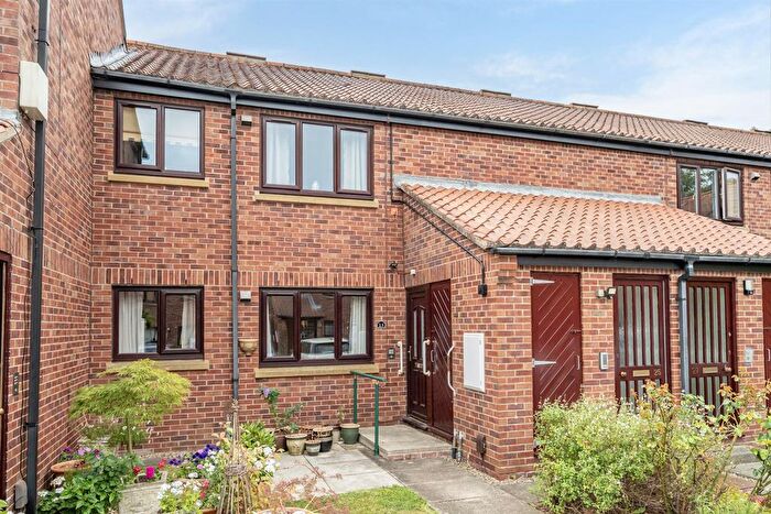 2 Bedroom Property For Sale In Heslington Court, Heslington, York, YO10