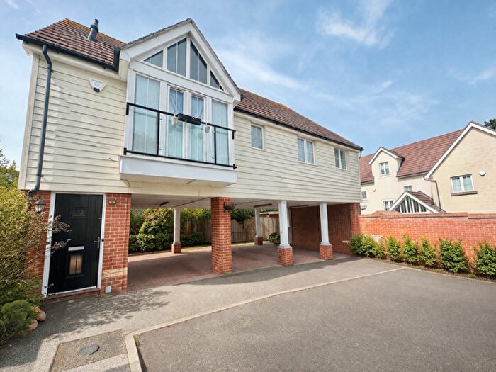 2 Bedroom Apartment To Rent In Lambourne Chase, Chelmsford, CM2