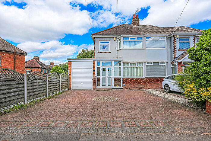 3 Bedroom Semi Detached House For Sale In Castle Lane, Solihull, B92