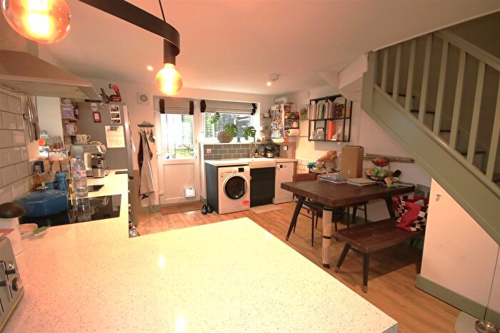 2 Bedroom Property To Rent In Field Avenue, Canterbury, CT1