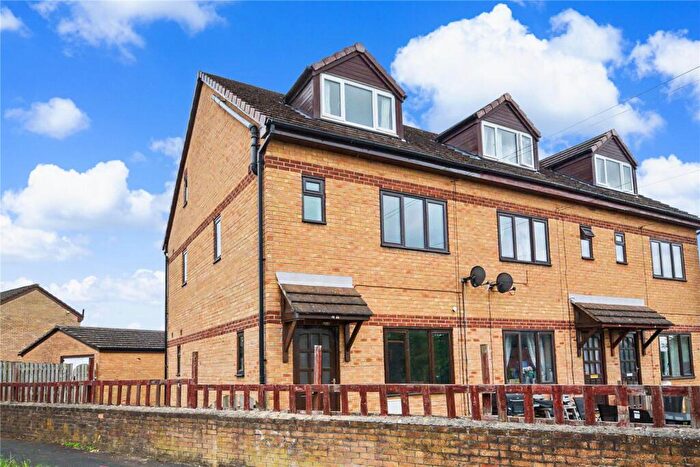 4 Bedroom Town House To Rent In Ferrand Avenue, Bradford, West Yorkshire, BD4