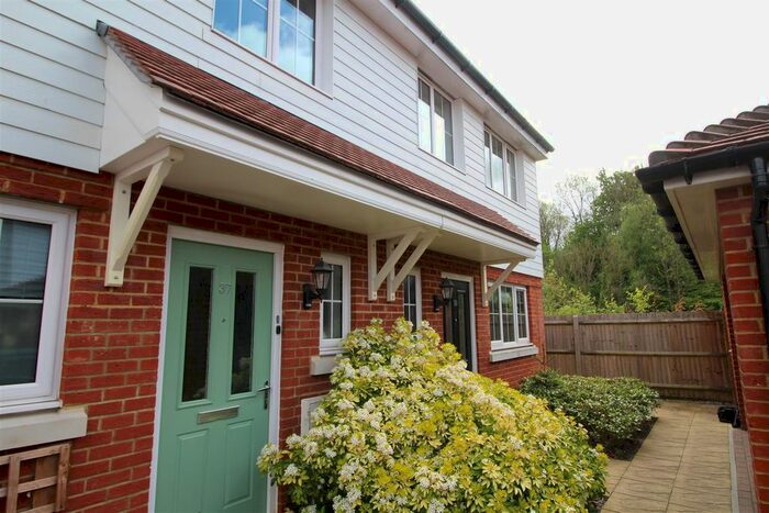 3 Bedroom Semi-Detached House To Rent In Isles Quarry Road, Borough Green, Sevenoaks, TN15
