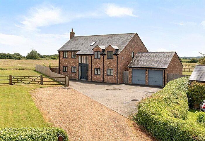 5 Bedroom Detached House For Sale In Woodfield Lane, Renhold, MK41