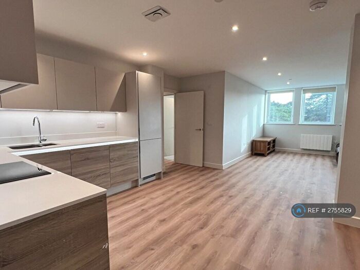 2 Bedroom Flat To Rent In Christchurch Road, Bournemouth, BH1