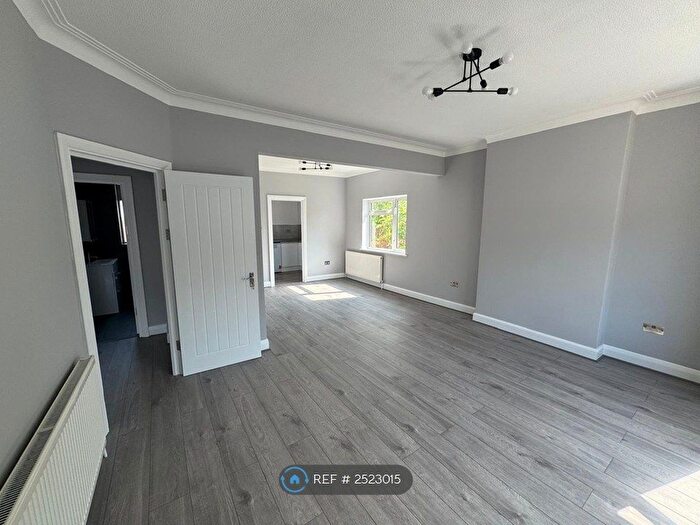 2 Bedroom Bungalow To Rent In Gladstone Avenue, Twickenham, TW2