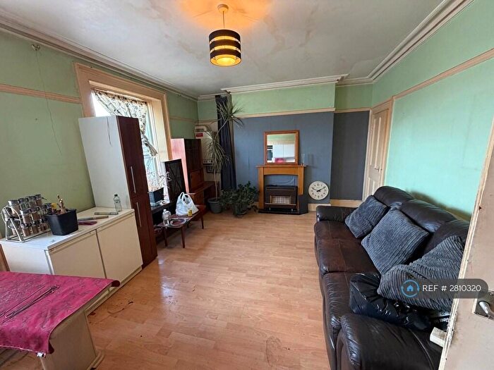 2 Bedroom Flat To Rent In Old Chester Road, Birkenhead, CH42