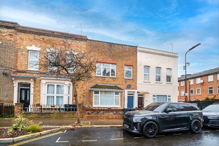 5 Bedroom Terraced House For Sale In Wayland Avenue, London, E8