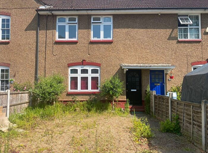 3 Bedroom Terraced House For Sale In Hesperus Crescent, Tower Hamlets, E14