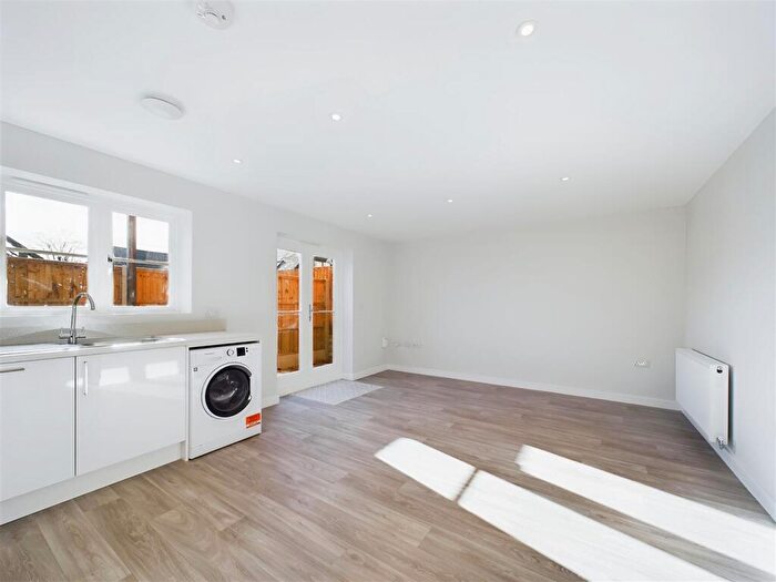 1 Bedroom Flat To Rent In Wratten Road East, Hitchin, SG5