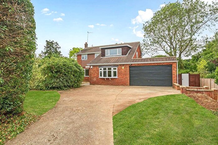 4 Bedroom Detached House For Sale In Grange Road, Ampthill, Bedfordshire, MK45