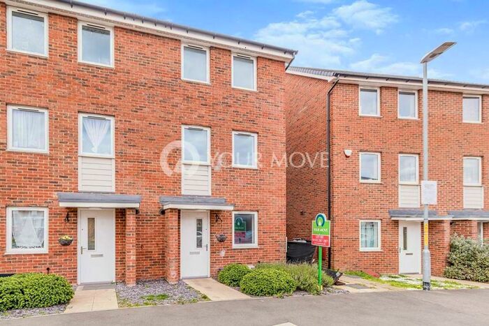 4 Bedroom Semi-Detached House To Rent In Burroughs Drive, Dartford, DA1