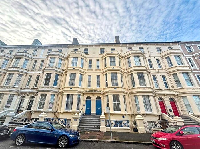 2 Bedroom Flat For Sale In Lascelles Terrace, Eastbourne, BN21