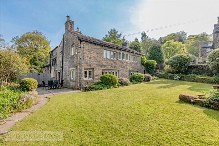 4 Bedroom Semi-Detached House For Sale In Gatehead Road, Delph, Saddleworth, OL3