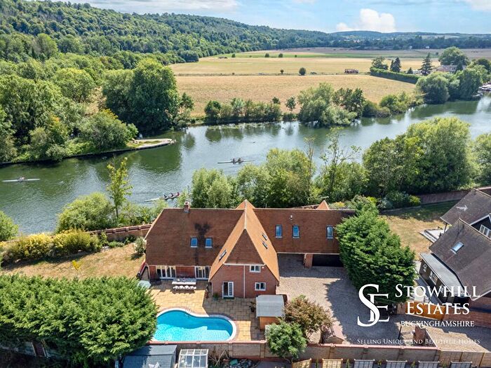 4 Bedroom Detached House For Sale In Gossmore Close, Marlow, SL7