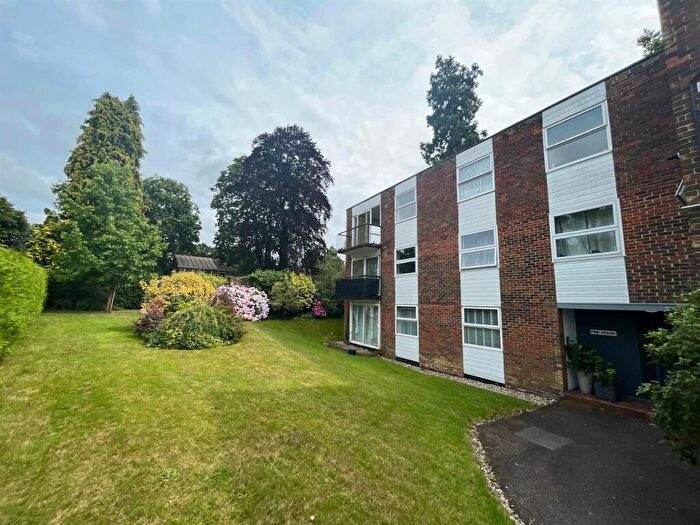 3 Bedroom Apartment To Rent In Pine House, Southampton, SO16