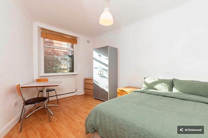 Studio To Rent In Willesden Lane, Kilburn, (Council Tax, Gas, Heating And Water Included), NW2