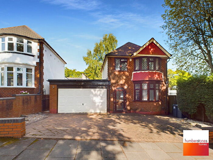3 Bedroom Detached House For Sale In Trevanie Avenue, Quinton, B32