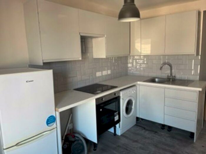 4 Bedroom Flat To Rent In Cheltenham Road, Bristol, BS6