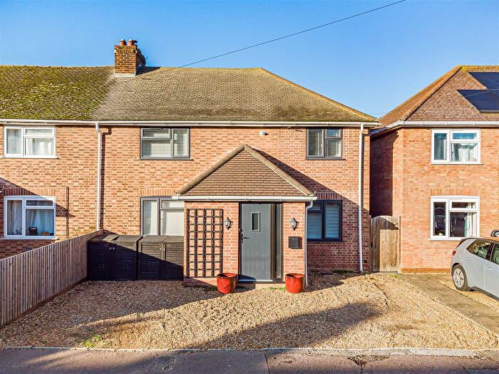 4 Bedroom Semi-detached House For Sale In Pieces Terrace, Waterbeach, CB25