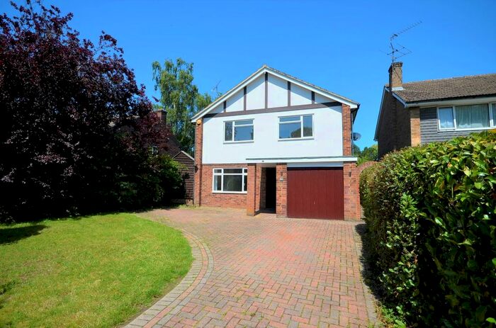 4 Bedroom Detached House To Rent In The Spinney, Beaconsfield, HP9