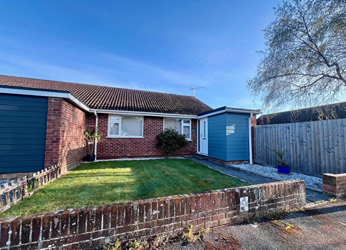 2 Bedroom Bungalow To Rent In Kingsfield, Ringwood, BH24