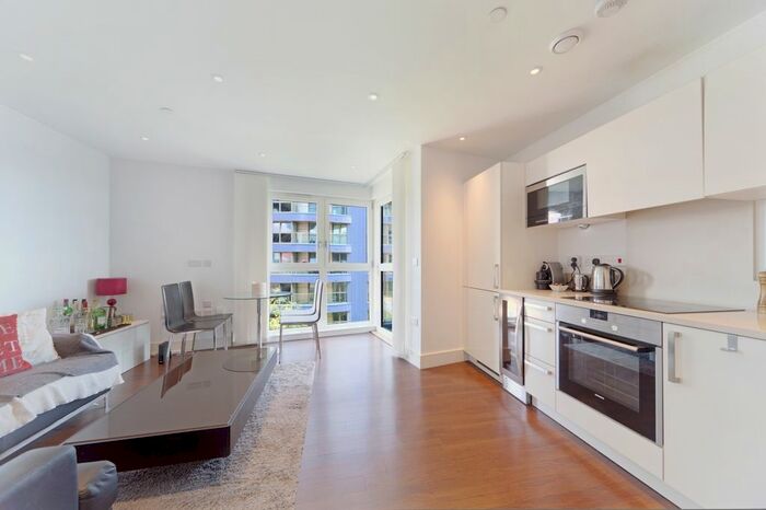 1 Bedroom Flat To Rent In Finsbury Court, Queensland Terrace, Islington, N7