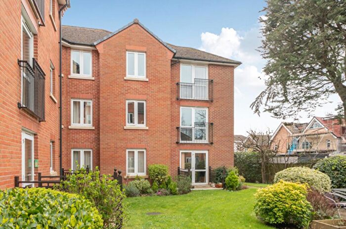 1 Bedroom Flat For Sale In Stockbridge Road, Chichester, PO19