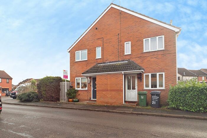 1 Bedroom Semi Detached House For Sale In Stanford Hill, Loughborough, LE11